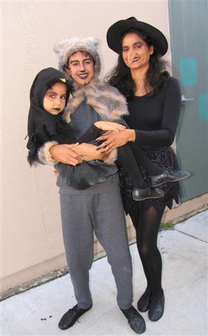 Behind 2005_10_300015 (Small).jpg